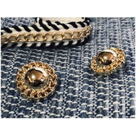 Bouton Doré Style Chanel Couture.