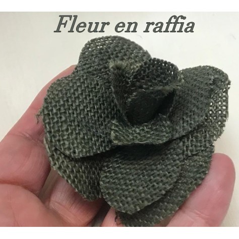 Fleurs en Raphia kaki : L'Art Naturel de la Création Florale