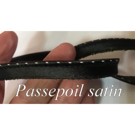 Passepoil Satin Noir Et Blanc 10 mm : L'Élégance au Service de Vos Créations