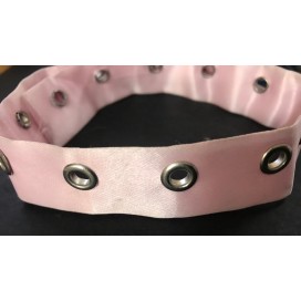 Bande à Oeuillet En Satin Rose A Coudre Pour Agrafage et Serrage