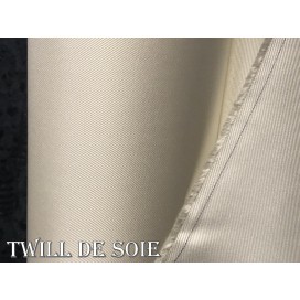 Twill de Soie Ivoire Haute Couture Au Mètre : L'essence du luxe et de la créativité.