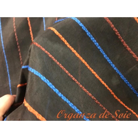 Organza De Soie Noir Brodé Par des fines Rayures Au Mètre Couture.