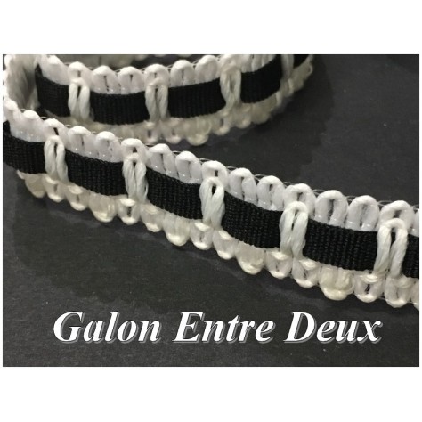 Galon Entre Deux En Dentelle Macramé En 2 Cm  Blanc Intérieur Gros Grain Noir A Coudre.