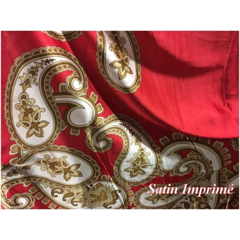 Tissu Satin Imprimé En  motifs   Cashemire Rouge Pour Fabrication de vetements et customisations.