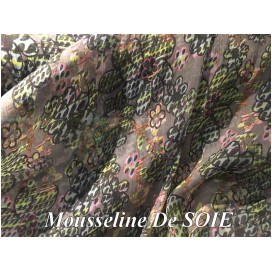 Tissu Mousseline de Soie Imprimé Floral Sur Fond Gris Haute Couture Multicolor Au Mètre.