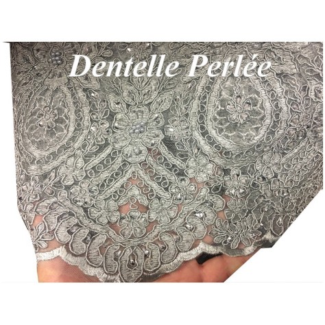 Dentelle Perlée Gris Perle En Grande Largeur , Pour Robes De Cerémonie, Bustier Et Lingerie De Luxe.