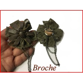 Broche Kaki En Cuir Et Dentelle Orné de Chainette Argent Pour La Décoration Et Customisation